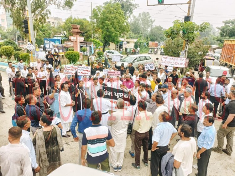 जालंधरः इसाई भाइचारे और बसपा ने इस चौक को बंद कर किया प्रदर्शन