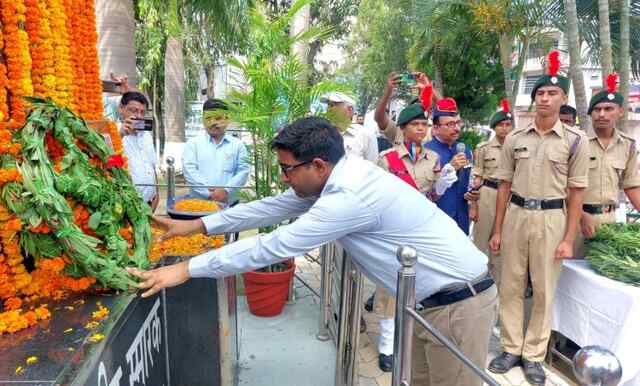 शहीद स्मारक ऊना में दी गई कारगिल युद्ध के शहीदों को श्रद्धांजलि