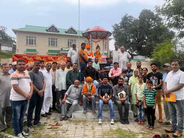 दुलैहड में कारगिल विजय दिवस पर शहीद सम्मान समारोह में शहीदों के परिवारों को किया सम्मानित