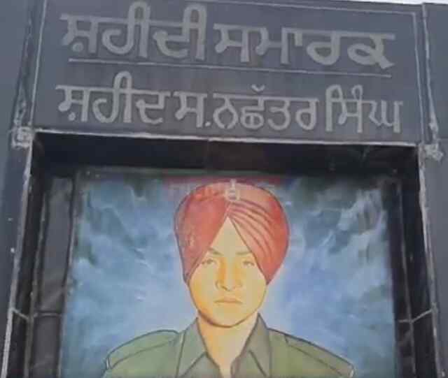 पंजाबः कारगिल शहीद नछतर सिंह के बुत पर पड़ी गंदगी, समाज सेवी ने उठाए गंभीर सवाल, देखें वीडियो
