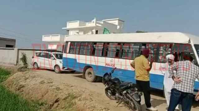 पंजाबः किसान के घर पर NIA की दबिश, देखें वीडियो