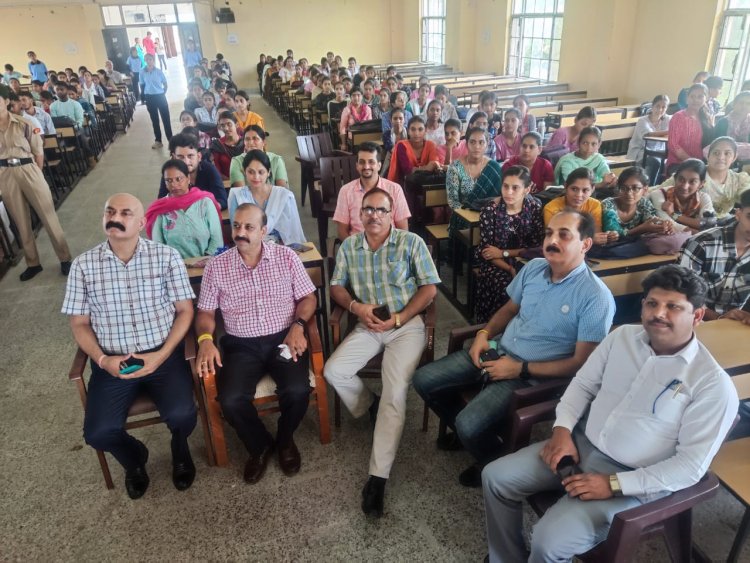 राजकीय उत्कृष्ट महाविद्यालय में नए छात्रों के लिए ओरिएंटेशन कार्यक्रम का आयोजन