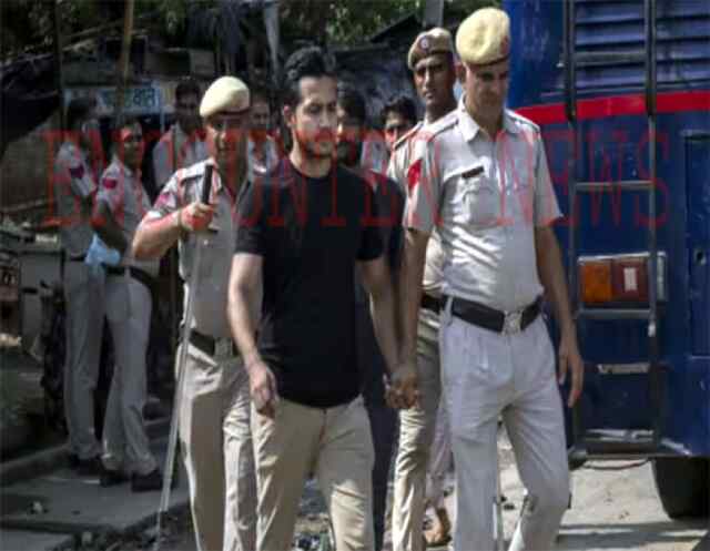 सोशल मीडिया पर अफवाह फैलाने के मामले में पुलिस की कार्रवाई, 3 पर FIR दर्ज