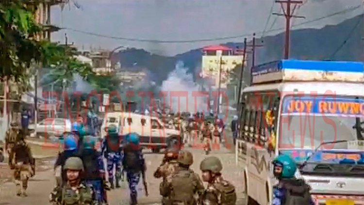 फिर भड़की हिंसा, पुलिस ने छोड़े आंसू गैस के गोले, लगा कर्फ्यू