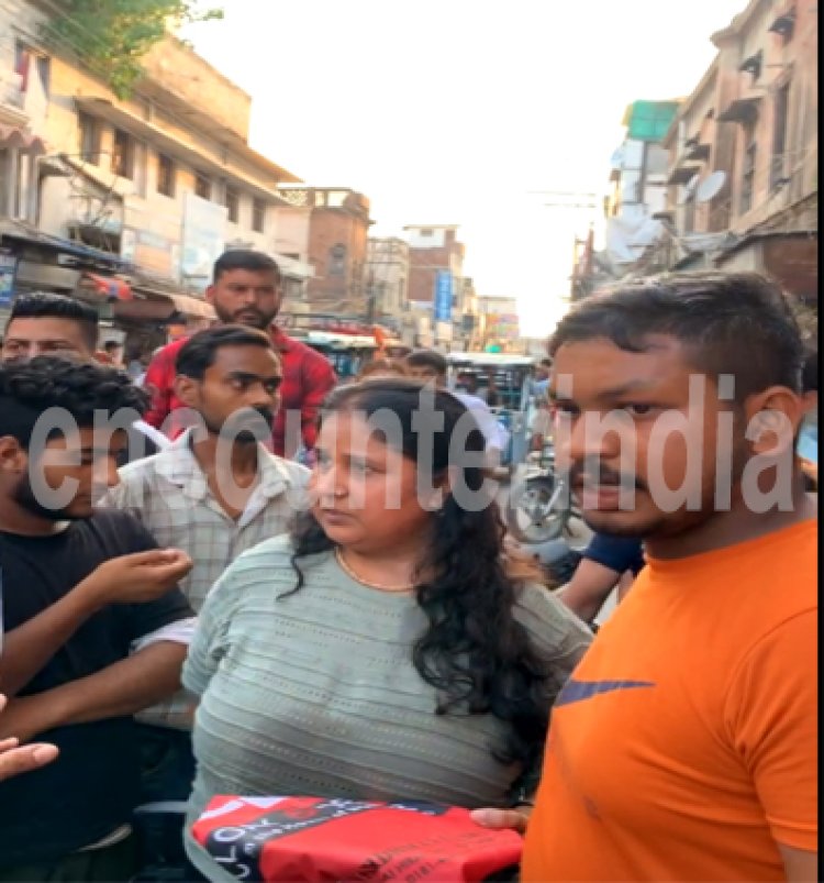 जालंधरः Sweety Juice Baar के नूडल्स में से निकला बिच्छू, हुआ हंगामा, देखें Live