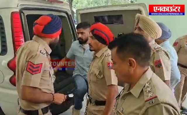 पंजाबः गैंगस्टर लॉरेंस बिश्नोई को अस्पताल लेकर आई पुलिस, देखें वीडियो