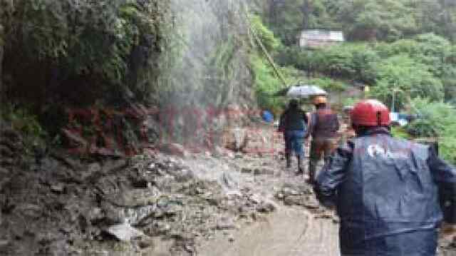 केदारनाथ यात्रा मार्ग पर Landslide, 3 श्रद्धालुओं के शव बरामद, 8 लापता