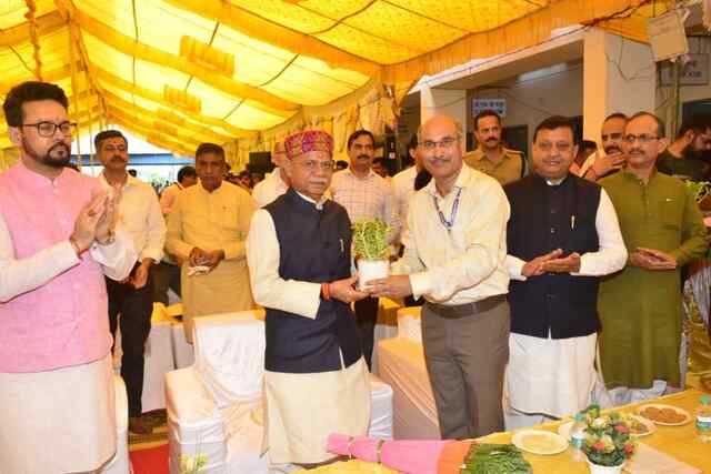 प्रधानमंत्री ने रखी अम्ब-अंदौरा रेलवे स्टेशन के पुनर्विकास की आधारशिला