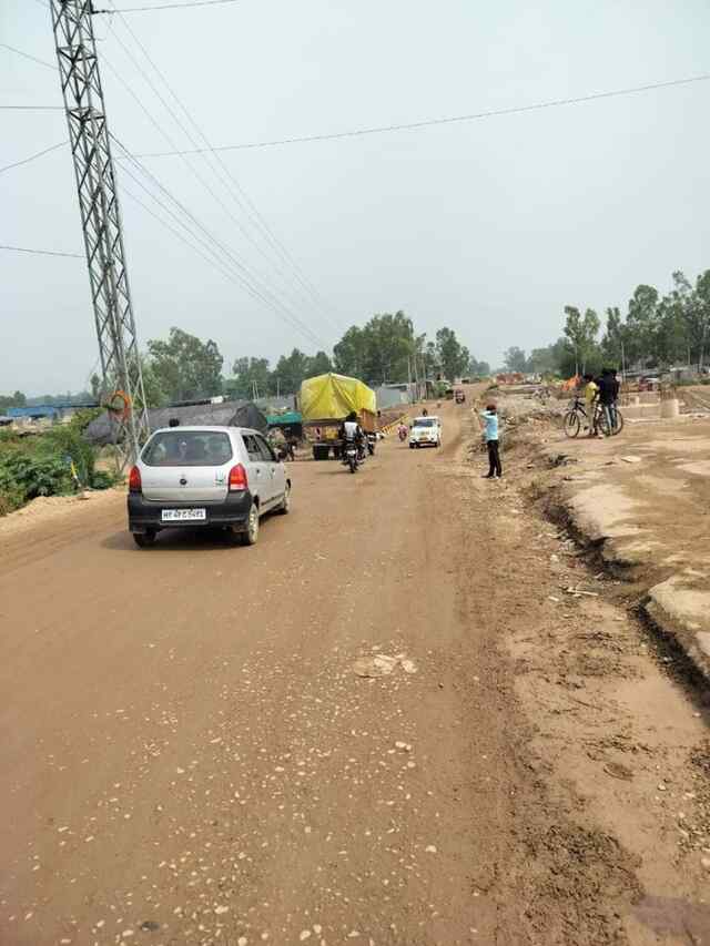 मडावाला में नदी पर बनाया अस्थाई पुल, जाम से मिलेगी निजात