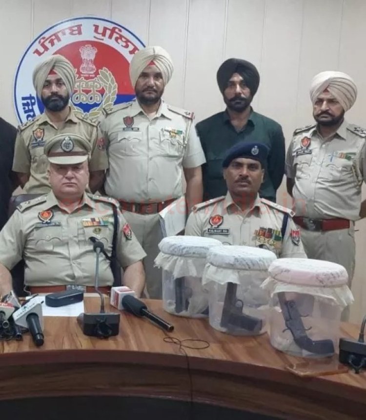 पंजाब: पुलिस ने इस गैंग के 3 गुर्गे, हथियारों सहित किए गिरफ्तार