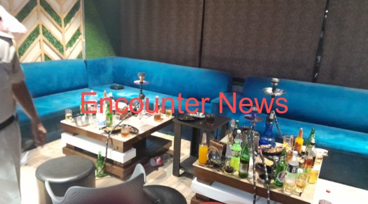 कैफे में पुलिस की रेड, अवैध हुक्का बॉर चलाने के मामले में संचालक गिरफ्तार, देखें वीडियो
