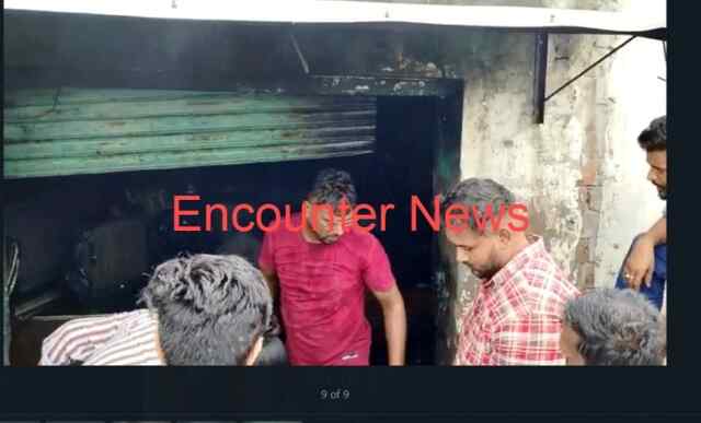 जालंधरः इलेक्ट्रिशियन की दुकान में लगी भीषण आग, देखें वीडियो