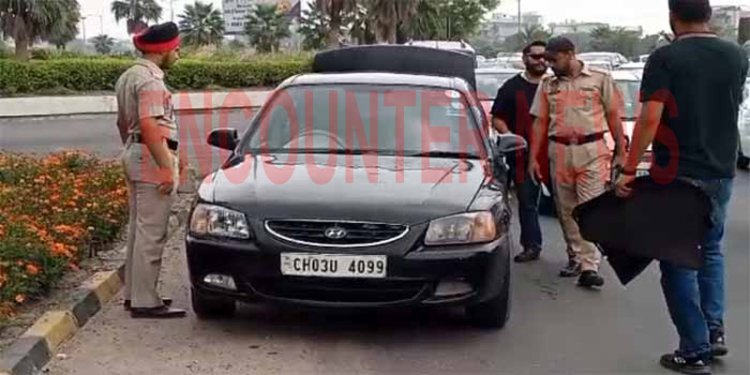 पंजाबः एयरपोर्ट चौक पर पुलिस ने की हाईटेक नाकाबंदी