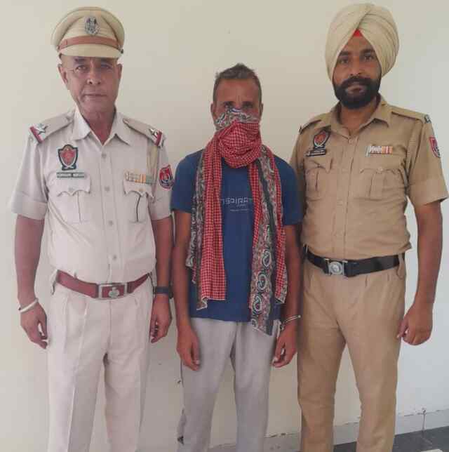 जालंधर: 25 बोतलें अवैध शराब के साथ एक गिरफ़्तार