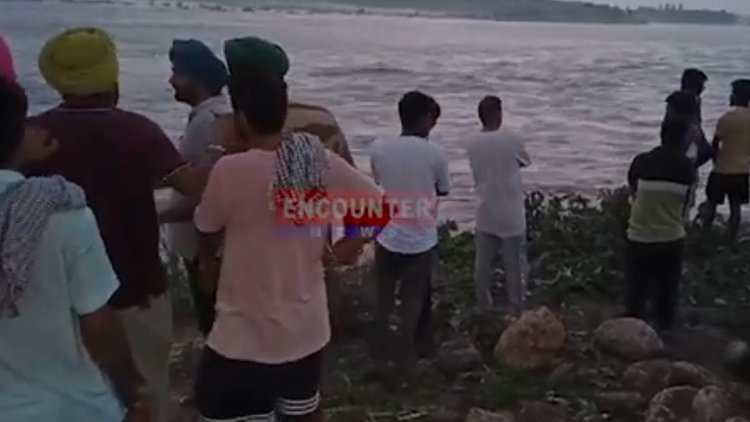 ਪੰਜਾਬ : ਭਾਖੜ੍ਹਾ ਡੈਮ ਵਿੱਚ ਪਾਣੀ ਦਾ ਪੱਧਰ ਘਟਣ ਦੇ ਬਾਵਜੂਦ ਪਿੰਡਾਂ ਵਿਚ ਹਜੇ ਵੀ ਸਤਲੁਜ ਦਾ ਪਾਣੀ ਵਗ ਰਿਹਾ, ਦੇਖੋ ਵਿਡਿਓ