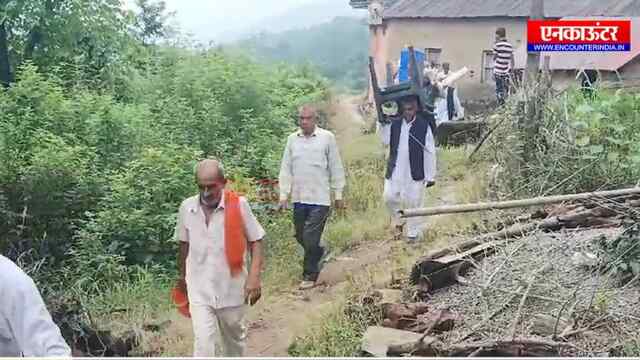 आपदा प्रभावित लोगों के लिए हंसराज चंदेल बने मसीहा, देखें वीडियो