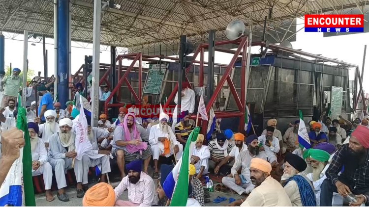 पंजाबः किसानों ने टोल प्लाजा पर लगाया जाम, देखें वीडियो