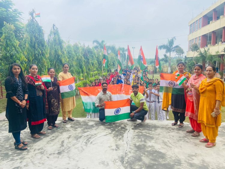 रुद्रा इंटरनेशनल स्कूल ने चंद्रयान-3 की सफल लैंडिंग पर किया भव्य रैली का आयोजन