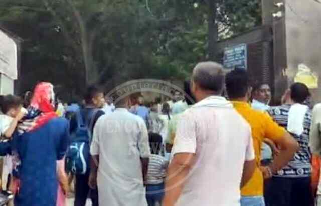 सरकारी स्कूल में जूस पीने से 70 बच्चों की बिगड़ी तबीयत, अस्पताल में भर्ती, देखें वीडियो