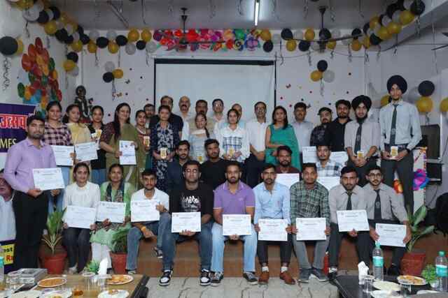 महाविद्यालय के 20 विद्यार्थियों को नामचीन कम्पनियों में मिले रोज़गार के नियुक्ति पत्र