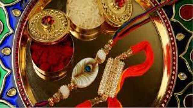 रक्षा पर्व पर बनी असमंज स्थिति, जानें कब बांधे राखी