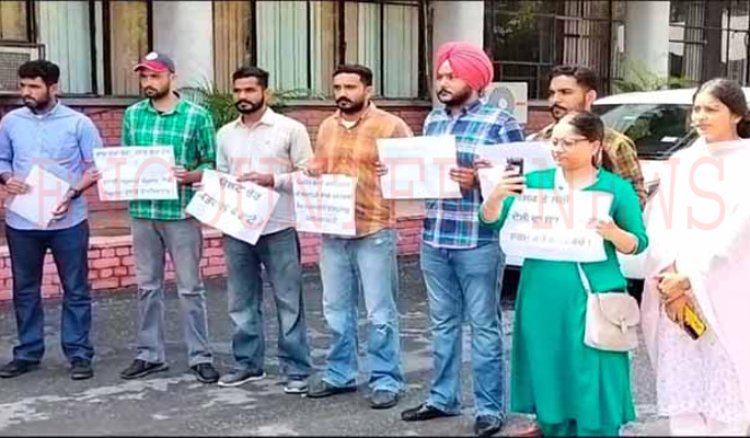 पंजाबः इस यूनिवर्सिटी में आमने-सामने हुए टीचर्स और स्टूडेंट्स, जाने मामला 