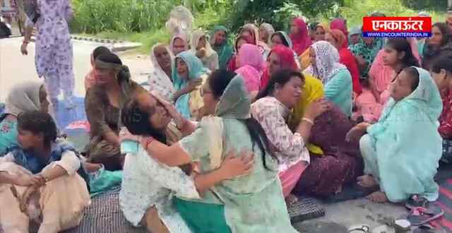 टिप्पर की चपेट में आने से एक की मौत, एक घायल, देखें वीडियो