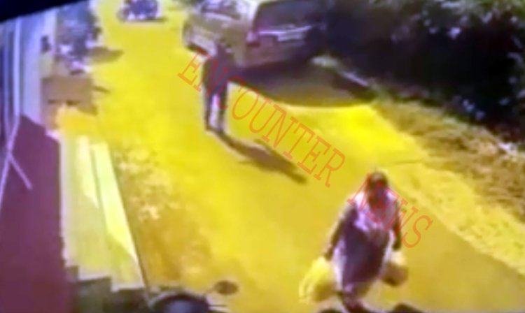 पंजाबः पैदल जा रही महिला के गले से सोने की चैन छीनकर लुटेरे फरार, देखें CCTV
