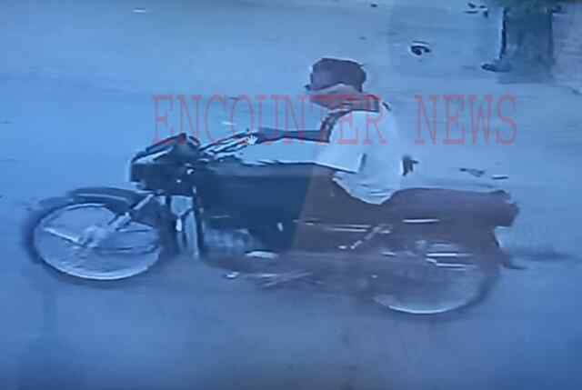 पंजाबः भाई को राखी बाधने जा रही महिला को लुटेरे ने बनाया निशाना, देखें CCTV