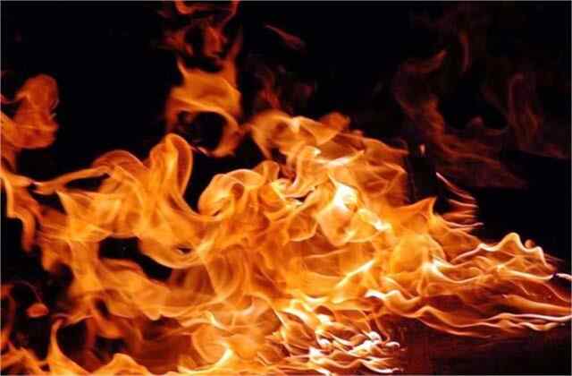 कंपनी के अंदर जिंदा जला युवक, मौत