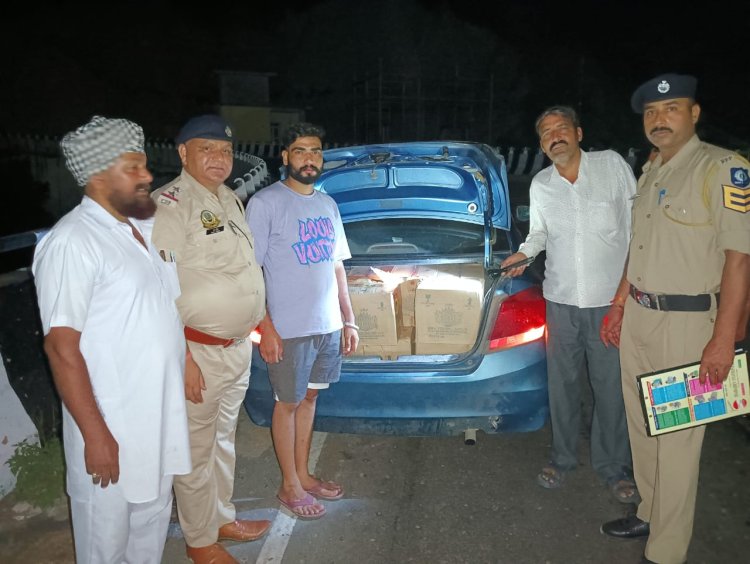 समूर खुर्द में 29 पेटी अवैध देसी शराब पकड़ी