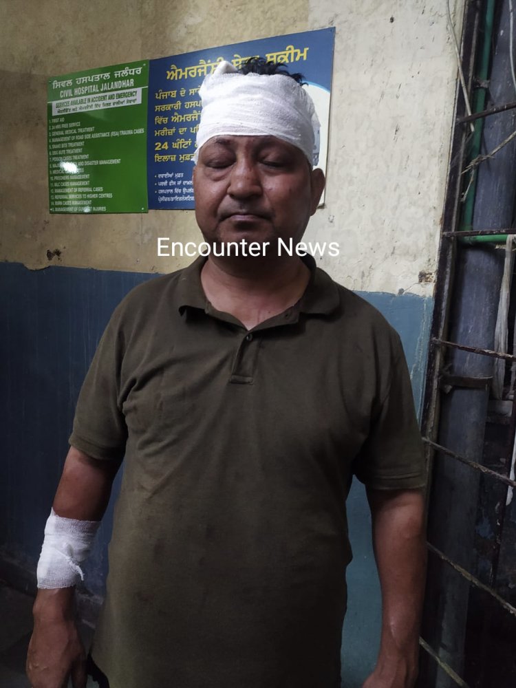 जालंधरः कैमिस्ट की दुकान पर तेजधार हथियारों से हमला कर 1.5 लाख लूटकर लुटेरे फरार