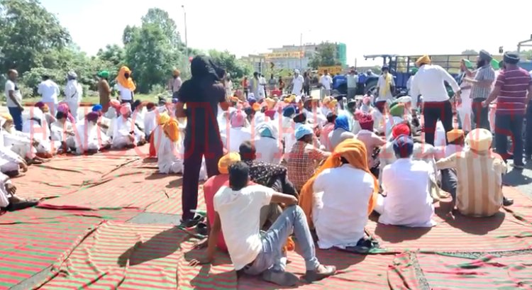 पंजाबः किसानों ने धरना लगाकर नेशनल हाईवे किया जाम, देखें वीडियो