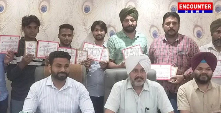 ਪੰਜਾਬ : IELTS and Immigration Centre ‘ਚ ਅਧਿਆਪਕ ਦਿਵਸ ਤੇ ਲਗਾਇਆ ਗਿਆ ਖੂਨਦਾਨ ਕੈਂਪ, ਦੇਖੋਂ ਵੀਡਿਓ