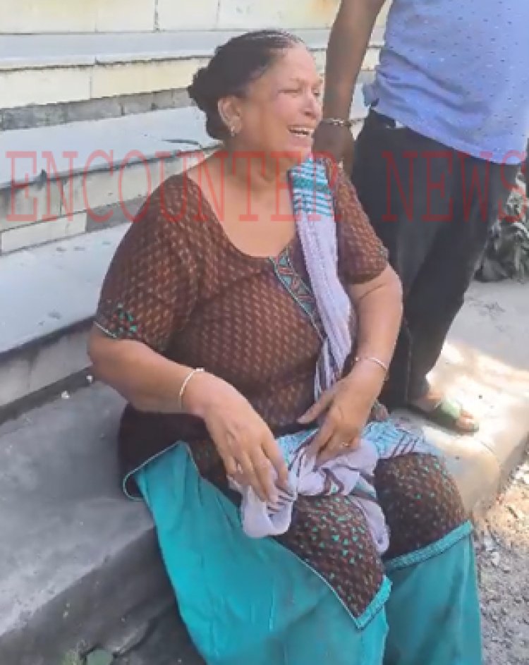 जालंधरः मॉडल टाउन थाने के पास महिला से पर्स छीनकर लुटेरे फरार, देखें वीडियो