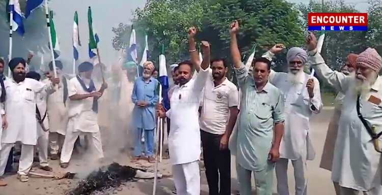 पंजाब : किसान मजदूर संघर्ष कमेटी ने फूंका केंद्र सरकार का पुतला, देखें वीडियो