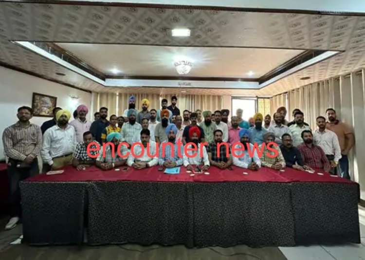 जालंधरः DC कर्मियों ने हड़ताल का फैसला किया स्थगित, बैक फुट पर आई सरकार