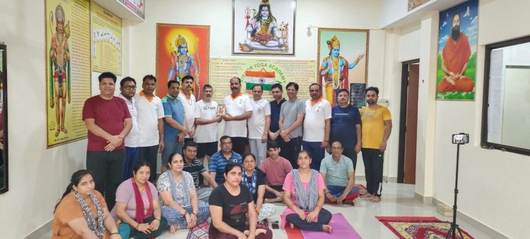 किशोर योग एकेडमी में किया गया शिकागो वक्तृता दिवस का आयोजन