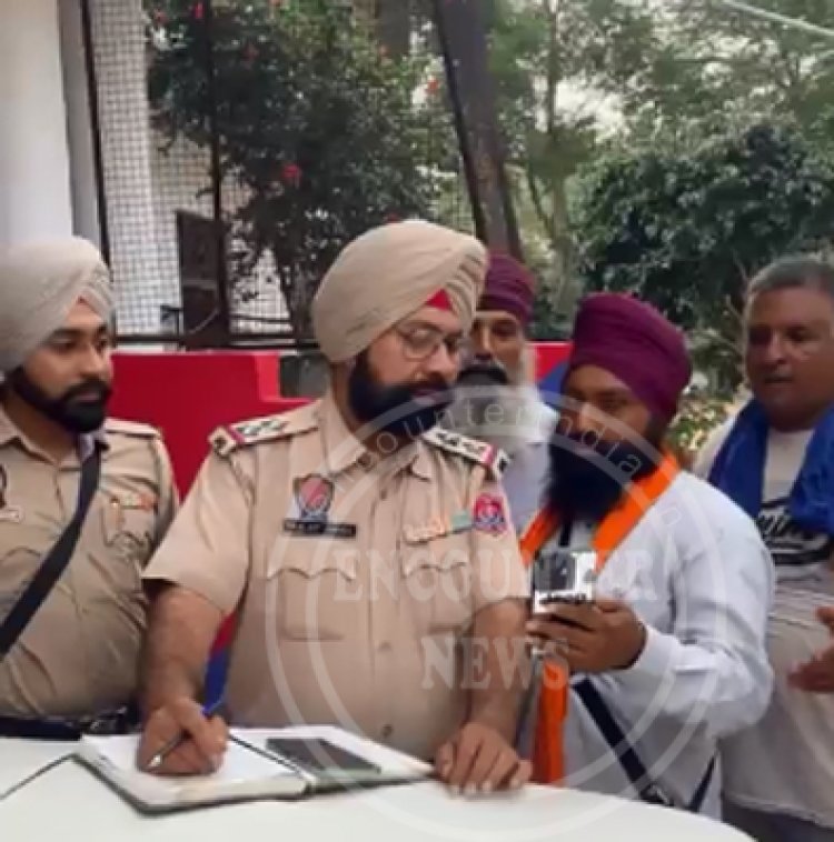 जालंधरः इस इलाके में व्यक्ति ने की गुटखा साहिब की बेअदबी, लोगों ने किया काबू, देखें वीडियो