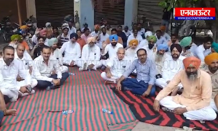पंजाबः आढ़ती एसोसिएशन ने सरकार और अडानी सेलो प्लांट के खिलाफ खोला मोर्चा, की हड़ताल, देखें वीडियो