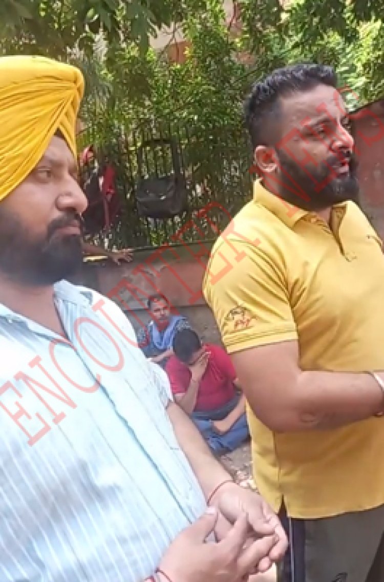 जालंधरः PRTC-PUNBUS के कर्मचारियों ने किया बस स्टैंड पर चक्का जाम, देखें Live