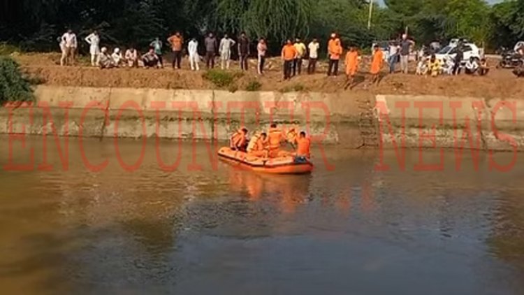 पंजाबः बस नहर में गिरने के मामले चालक और कंडक्टर पर केस दर्ज, लापता लोगों की तलाश जारी