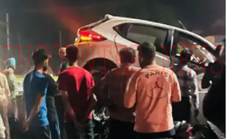 पंजाबः हाईवे पर सड़क हादसे में रेलिंग पर चढ़ी कार