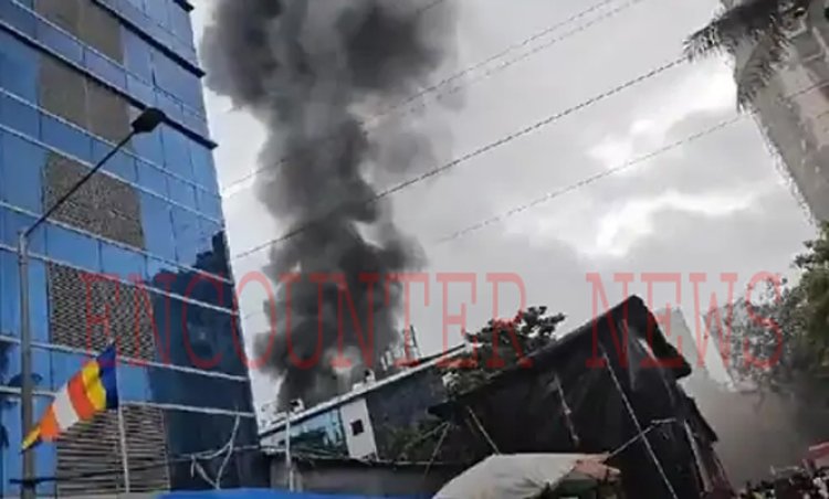 इस इलाके के शॉपिंग मॉल में लगी आग, मौके पर पहुंची दमकल विभाग की 15 गाड़ियां, देखें वीडियो