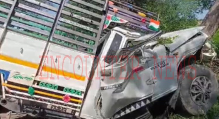 पंजाबः आवारा पशु से पिकअप की टक्कर, गाड़ी के उड़े परखच्चे