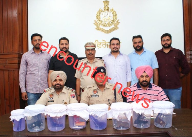पंजाब : 8 पिस्टल और जिंदा कारतूसों सहित 3 गिरफ्तार, देखे वीडियो