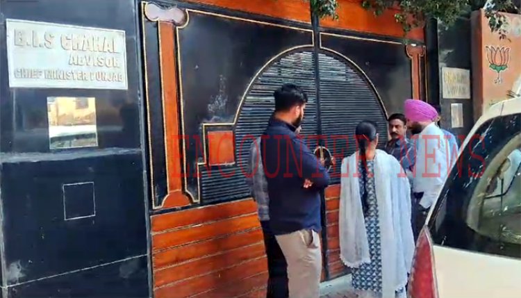पंजाबः पूर्व सीएम के करीबी के घर विजिलेंस की रेड