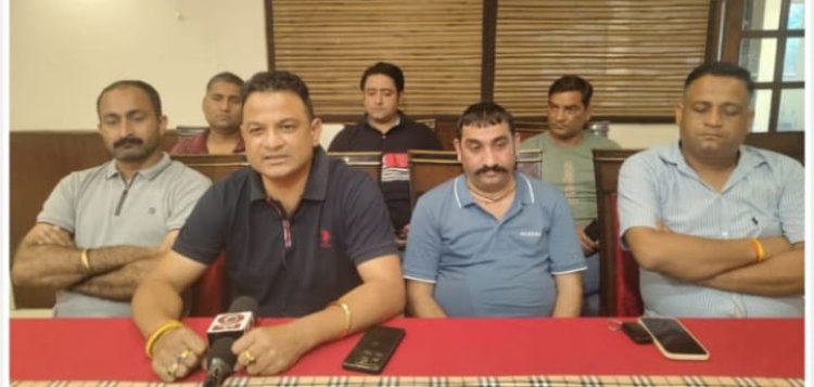 यदि नहीं हटा प्रतिबंध तो पूरे प्रदेश में बंद होंगे क्रशर: डिंपल