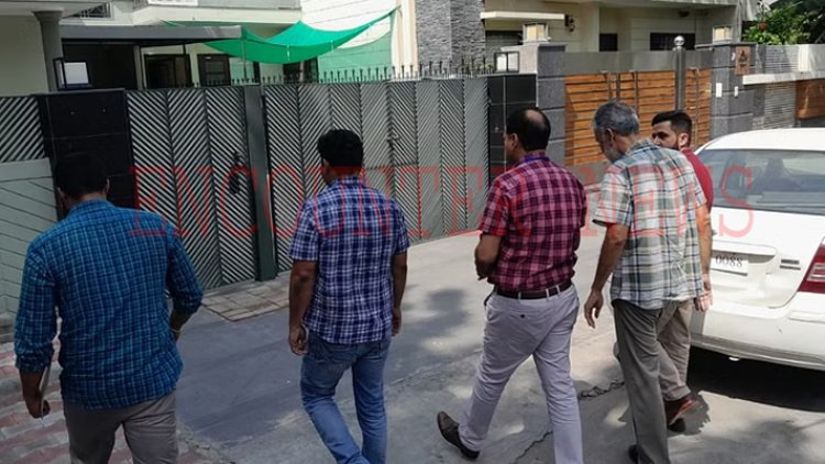 पंजाबः पूर्व वित्तमंत्री के करीबी शराब कारोबारी के घर विजिलेंस की दबिश