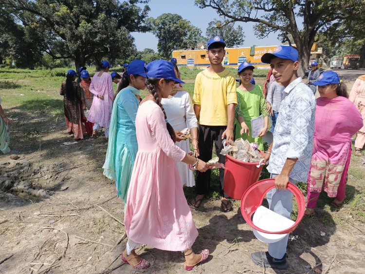 खड्ड कॉलेज के छात्रों ने किया श्रमदान